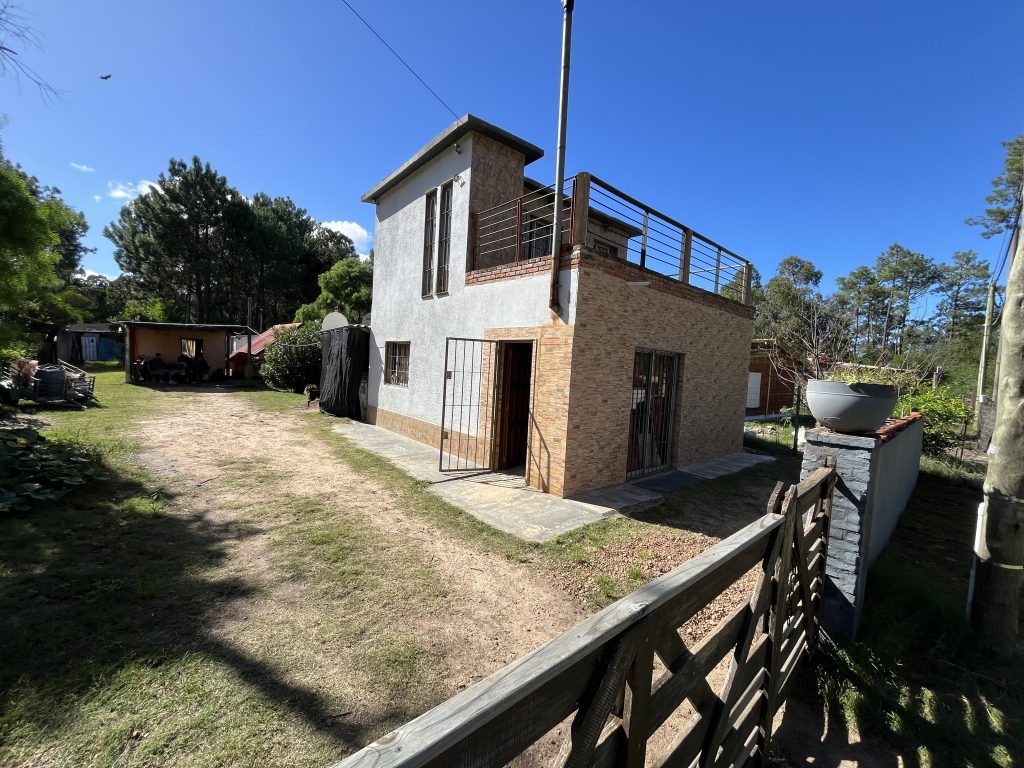 CASA 3 DORMITORIOS + CABAÑA EN BALNEARIO ARGENTINO