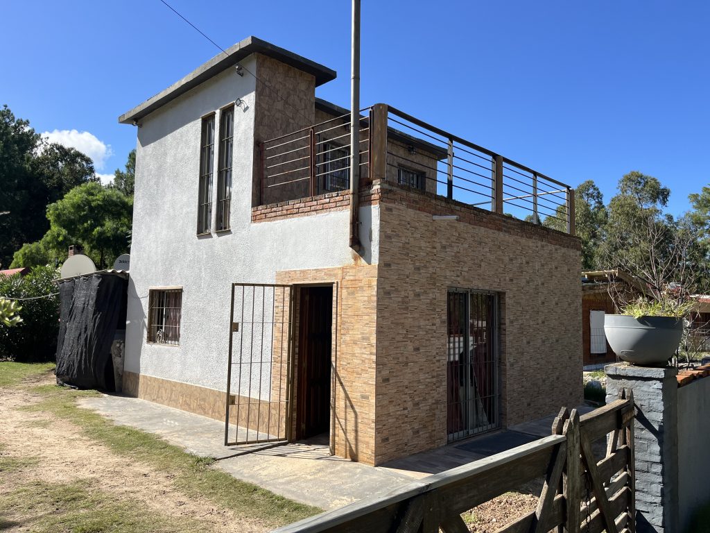 CASA 3 DORMITORIOS + CABAÑA EN BALNEARIO ARGENTINO