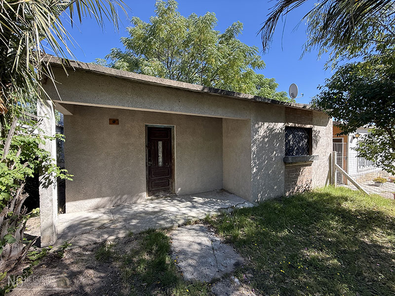 CASA 2 DORMITORIOS + APTO AL FONDO CERCA DEL CENTRO EN CUCHILLA ALTA